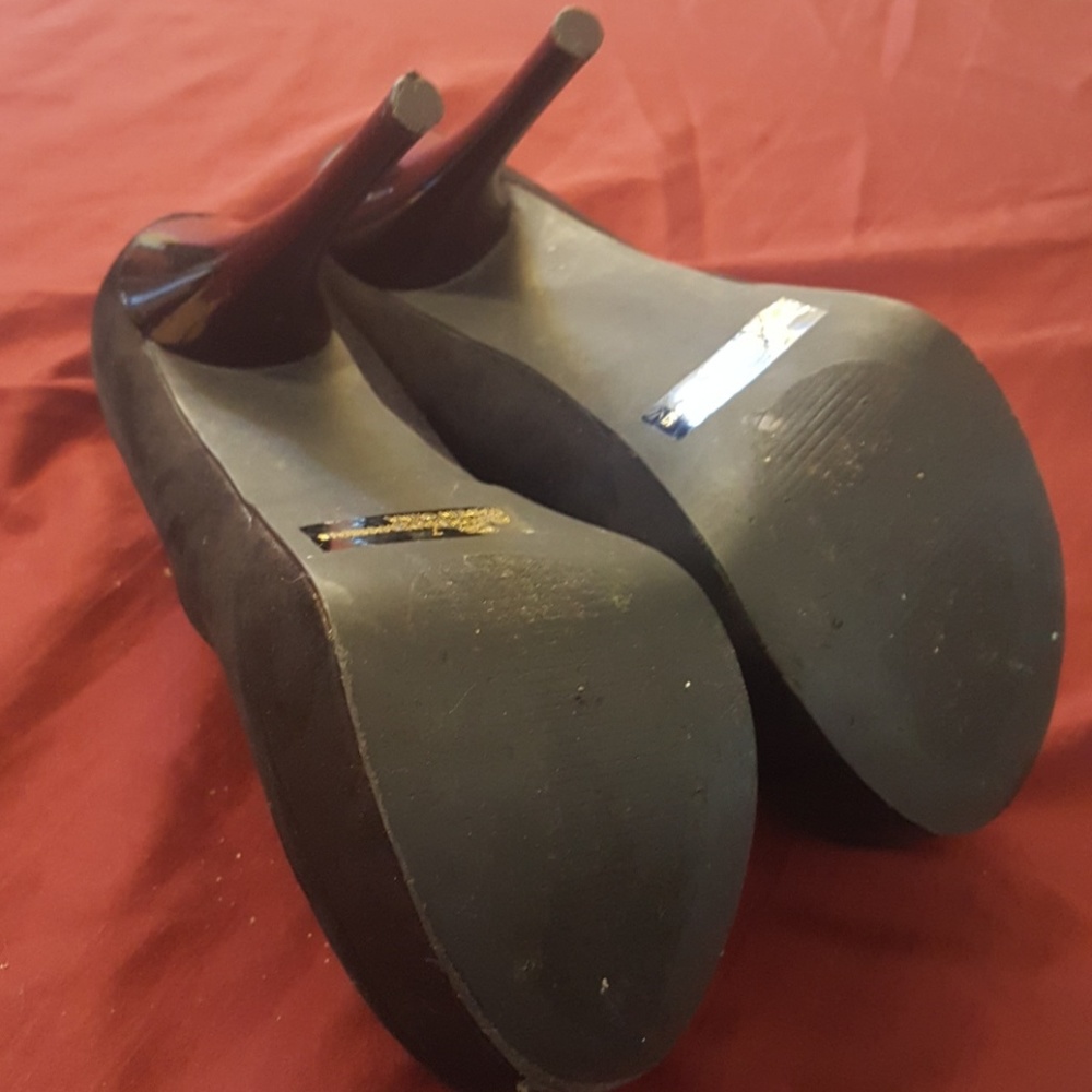 Shoes - Picture 3 of 3